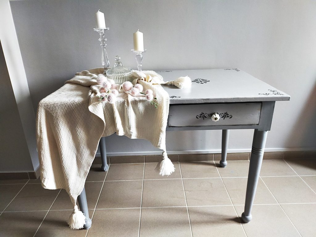 renowacja stołu z drewna 1024x768 - STARY ST&Oacute;Ł DREWNIANY - RATUJEMY MEBEL