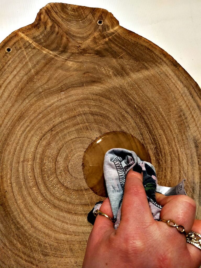 impregnacja drewna olejem 768x1024 - TACA ŚNIADANIOWA - SZYBKIE DIY